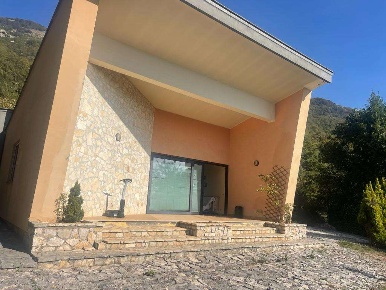 Foto Villa unifamiliare in via monte acuto, Maenza di 100 m² con 7 locali