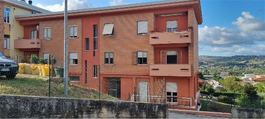 Foto Appartamento a Grottazzolina di 101 m² con 6 locali in vendita