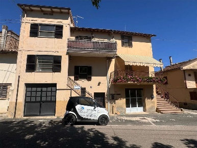 Foto Appartamento a Giano dell'Umbria di 100 m² con 4 locali in vendita