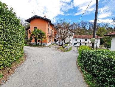 Foto Appartamento in Via Privata Molino di Sopra 3, Leggiuno di 60 m²