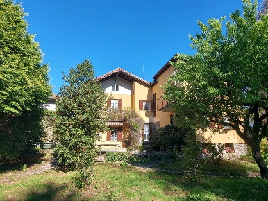 Foto Villa unifamiliare a Marchirolo in vendita