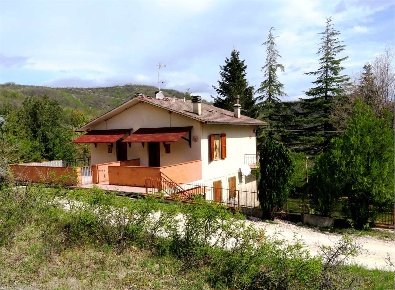 Foto Appartamento in Località Brilli, Sarnano di 60 m² con 3 locali