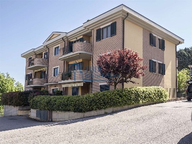 Foto Appartamento in Via Neruda 12, Collazzone di 90 m² con 3 locali