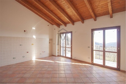 Foto Appartamento in M.R BERTOLINI, Viano di 67 m² con 3 locali in vendita
