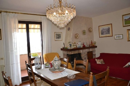 Foto Appartamento a Lucignano di 118 m² con 5 locali in vendita