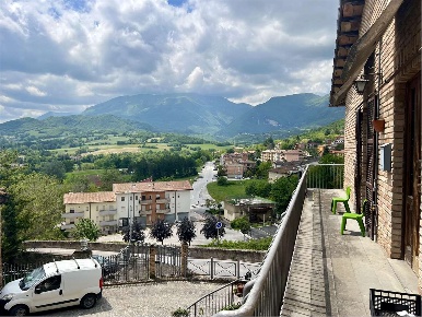 Foto Appartamento in Via Bruno Buozzi, Sarnano di 120 m² con 4 locali