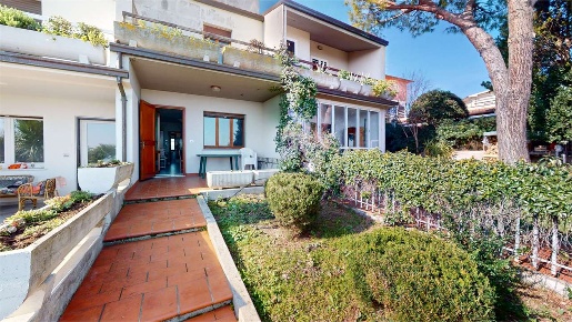 Foto Villa a schiera a Numana di 160 m² con 5 locali in vendita