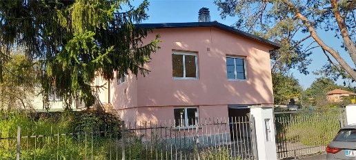 Foto Villa unifamiliare in via Lago 11, Brebbia di 180 m² con 3 locali