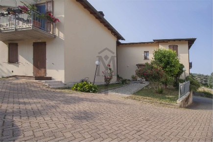 Foto Appartamento in M.R. BERTOLINI 2/3, Viano di 75 m² con 4 locali