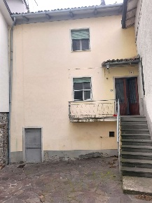 Foto Appartamento in roncovetro, Canossa di 200 m² con 4 locali in vendita