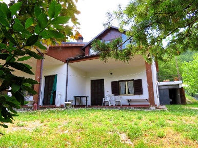 Foto Villa a schiera a San Ginesio di 156 m² con 4 locali in vendita