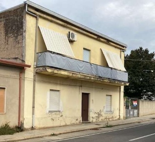 Foto Appartamento a Narcao di 555 m² con 9 locali in vendita