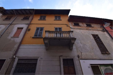 Foto Appartamento in via roma  35, Fenegrò di 200 m² con 6 locali