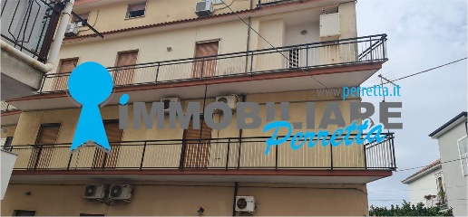 Foto Appartamento in via Regina Margherita, Vibonati di 123 m² con 6 locali