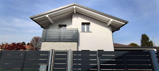 Foto Villa unifamiliare in via como 33, Fenegrò di 155 m² con 4 locali