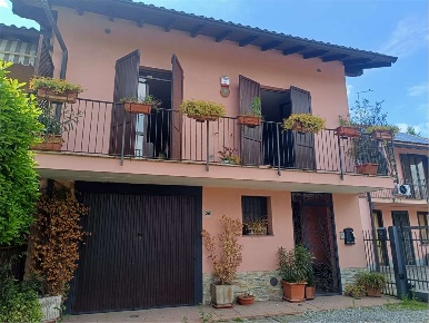 Foto Appartamento in via pio selvini  26/a, Biandronno di 106 m² in vendita