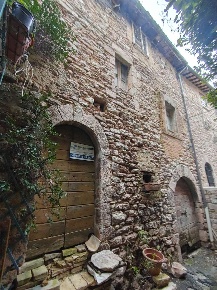 Foto Appartamento a Giano dell'Umbria di 200 m² con 10 locali in vendita