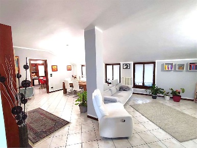 Foto Appartamento in via Quintino Sella, Borgofranco d'Ivrea di 140 m²