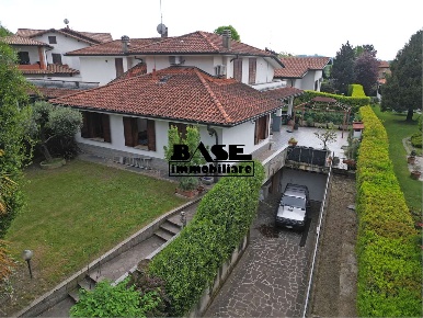 Foto Appartamento in canturina vecchia, Senna Comasco di 180 m² in vendita