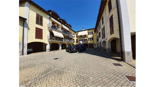 Foto Appartamento in Via risorgimento, Fenegrò di 90 m² con 3 locali