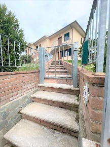Foto Appartamento a Lucignano di 75 m² con 4 locali in vendita
