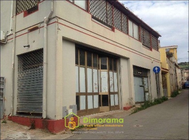 Foto Appartamento in Via Manno 16, Sardara di 150 m² con 6 locali all'asta
