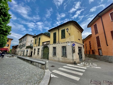 Foto Villa unifamiliare in Via San Gaetano 2, Bosisio Parini di 600 m²