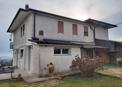 Foto Villa bifamiliare in Via Torricelle, Fara Vicentino di 178 m²