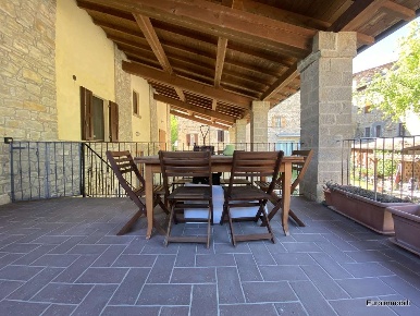 Foto Villa bifamiliare in Lupazzano, Neviano degli Arduini di 226 m²