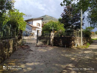 Foto Villa singola in Via Romana snc, Esperia di 220 m² con 10 locali