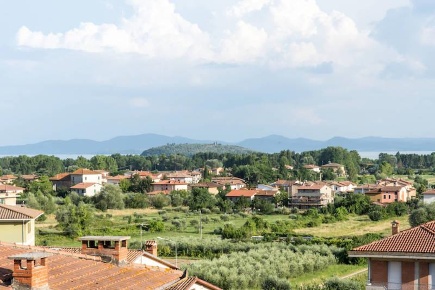 Foto Appartamento a Tuoro sul Trasimeno di 150 m² con 6 locali in vendita