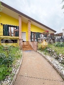Foto Villa unifamiliare in Via Giulia Maldifassi 12, Pravisdomini di 253 m²