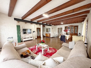 Foto Villa unifamiliare in Via Giulia Maldifassi 12, Pravisdomini di 253 m²