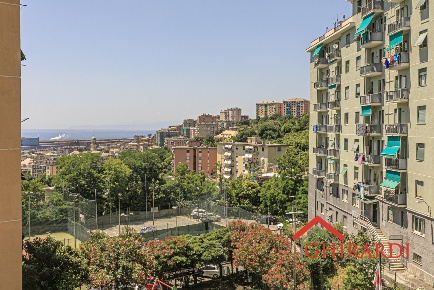 Foto Appartamento in via coronata 42, Genova di 84 m² con 5 locali
