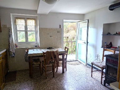 Foto Appartamento in Via Balletti 10, Ceranesi di 70 m² con 5 locali