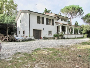 Foto Villa unifamiliare in Piazza Trento Trieste, Fauglia di 273 m²