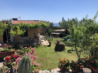Foto Villa unifamiliare a Squillace di 70 m² con 3 locali in affitto