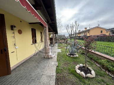 Foto Appartamento in Via Verdi, Stienta di 146 m² con 65 locali in vendita