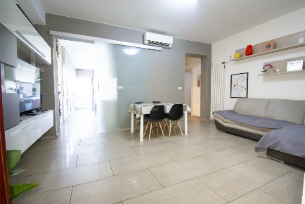 Foto Appartamento a Aci Catena di 75 m² con 3 locali in vendita