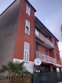 Foto Appartamento in Via Giacomo Puccini, Vicovaro di 125 m² con 5 locali