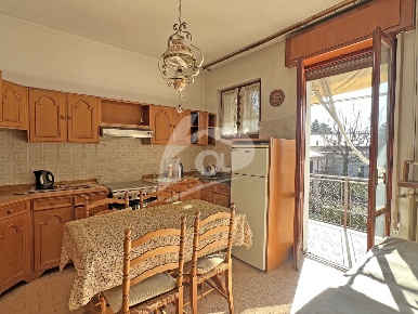 Foto Appartamento in Via Carlo Colombo 22, Travedona-Monate di 132 m²