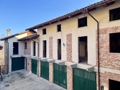 Foto Appartamento in Via Cristoforo Colombo 63, Narzole di 175 m²