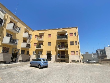 Foto Appartamento in Via Giusti 21, Bari di 95 m² con 4 locali in vendita