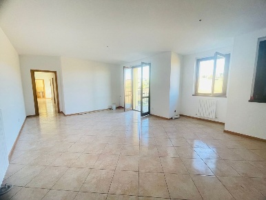 Foto Appartamento a Monte Roberto di 120 m² con 5 locali in vendita