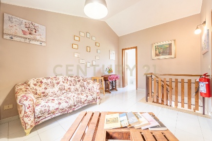 Foto Villa unifamiliare in Via Colle Sant'Angelo 36, Serrone di 110 m²