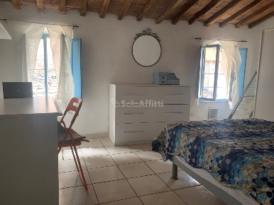 Foto Appartamento in Via Franciosa, Siena di 55 m² con 3 locali in affitto