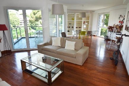Foto Appartamento in Via Edoardo Jenner, Genova di 154 m² in affitto