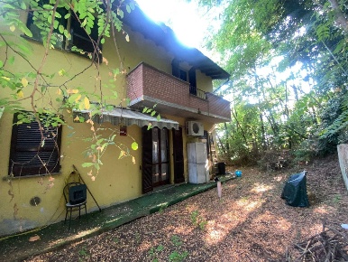 Foto Villa a schiera a Chignolo Po di 122 m² con 4 locali in vendita
