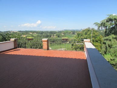 Foto Appartamento a Massa Martana di 180 m² con 8 locali in vendita