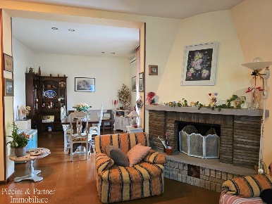 Foto Appartamento a Tuoro sul Trasimeno di 130 m² con 6 locali in vendita